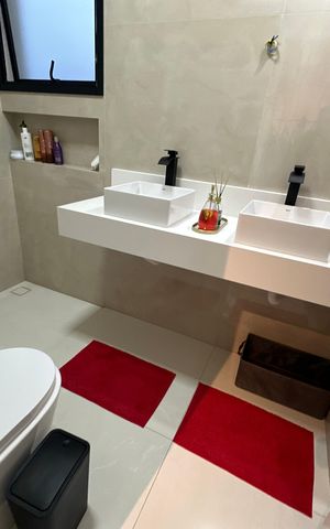 Casa de condomínio à venda com 196m², 3 quartos e 4 vagas Casa de condomínio à venda com 196m², 3 quartos e 4 vagasBanheiro da Suíte 3