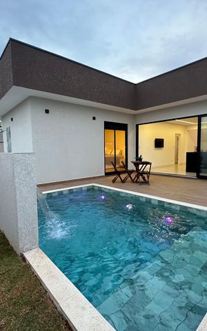 Casa de condomínio à venda com 196m², 3 quartos e 4 vagas Casa de condomínio à venda com 196m², 3 quartos e 4 vagasPiscina