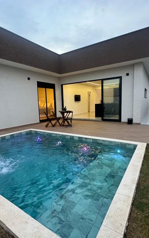 Casa de condomínio à venda com 196m², 3 quartos e 4 vagas Casa de condomínio à venda com 196m², 3 quartos e 4 vagasPiscina