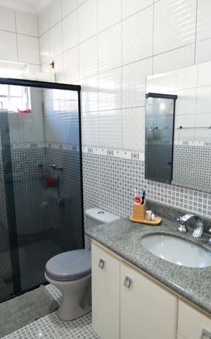 Casa à venda com 240m², 3 quartos e 4 vagasBanheiro Suíte