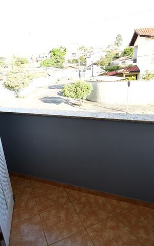 Casa à venda com 240m², 3 quartos e 4 vagasQuarto 2 - Sacada