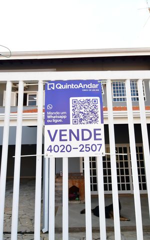 Casa à venda com 240m², 3 quartos e 4 vagasPlaca