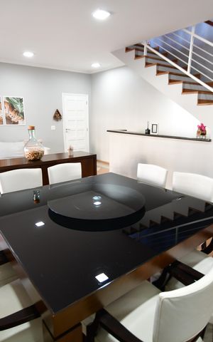 Casa à venda com 240m², 3 quartos e 4 vagasSala