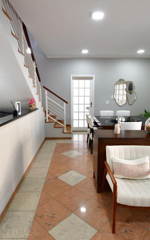 Casa à venda com 240m², 3 quartos e 4 vagasSala