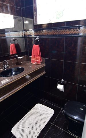 Casa à venda com 240m², 3 quartos e 4 vagasLavabo