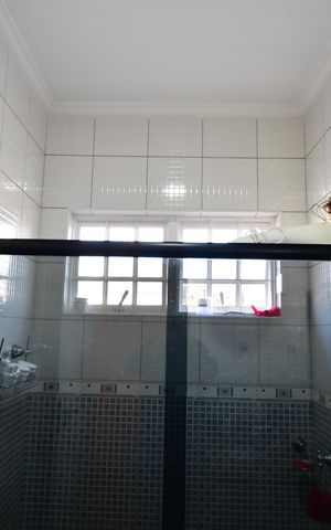 Casa à venda com 240m², 3 quartos e 4 vagasBanheiro Suíte