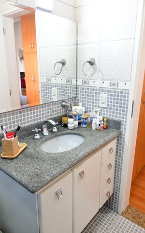 Casa à venda com 240m², 3 quartos e 4 vagasBanheiro Suíte