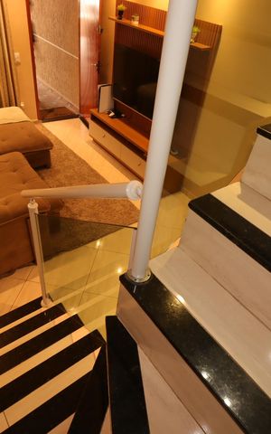 Casa à venda com 1000m², 4 quartos e 2 vagasEscada