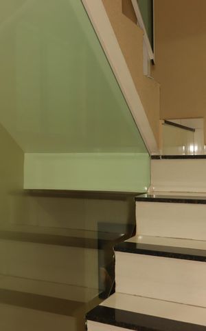 Casa à venda com 1000m², 4 quartos e 2 vagasEscada