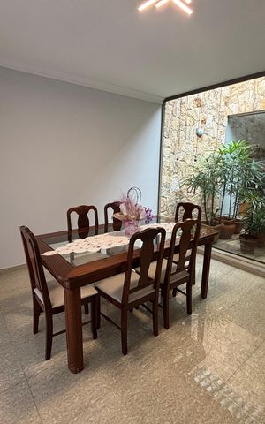 Casa à venda com 280m², 3 quartos e 4 vagas Casa à venda com 280m², 3 quartos e 4 vagasSala de Jantar