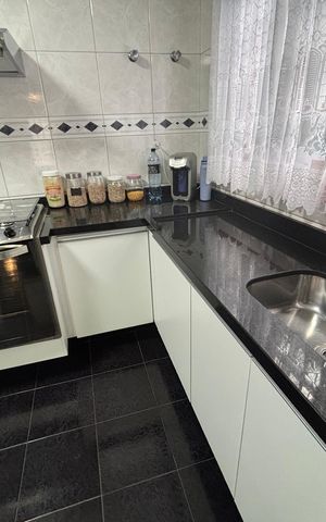 Casa à venda com 280m², 3 quartos e 4 vagas Casa à venda com 280m², 3 quartos e 4 vagasCozinha