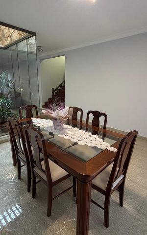 Casa à venda com 280m², 3 quartos e 4 vagas Casa à venda com 280m², 3 quartos e 4 vagasSala de Jantar