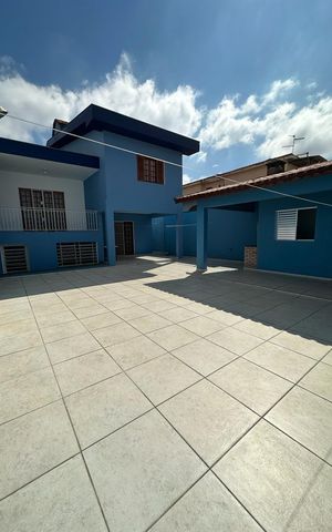 Casa à venda com 280m², 3 quartos e 4 vagas Casa à venda com 280m², 3 quartos e 4 vagasQuintal