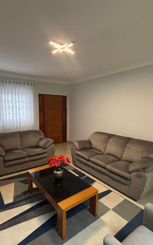 Casa à venda com 280m², 3 quartos e 4 vagas Casa à venda com 280m², 3 quartos e 4 vagasSala