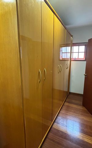 Casa à venda com 280m², 3 quartos e 4 vagas Casa à venda com 280m², 3 quartos e 4 vagasCloset