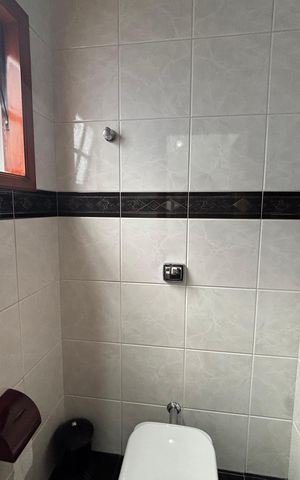 Casa à venda com 280m², 3 quartos e 4 vagas Casa à venda com 280m², 3 quartos e 4 vagasLavabo