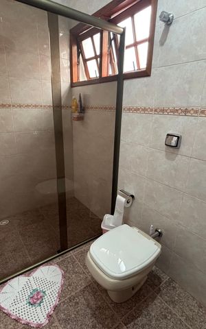 Casa à venda com 280m², 3 quartos e 4 vagas Casa à venda com 280m², 3 quartos e 4 vagasBanheiro