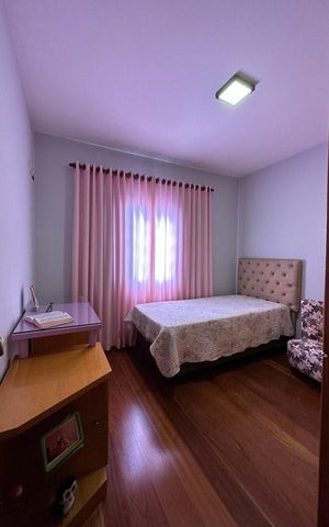 Casa à venda com 280m², 3 quartos e 4 vagas Casa à venda com 280m², 3 quartos e 4 vagasQuarto 2