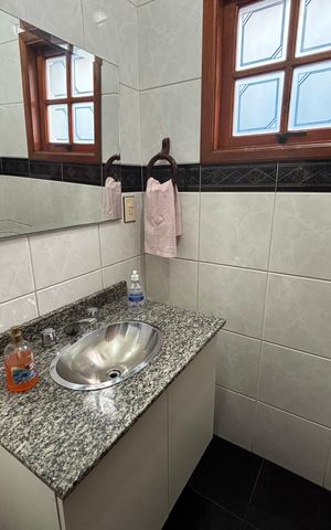 Casa à venda com 280m², 3 quartos e 4 vagas Casa à venda com 280m², 3 quartos e 4 vagasLavabo