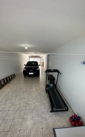 Casa à venda com 280m², 3 quartos e 4 vagas Casa à venda com 280m², 3 quartos e 4 vagasGaragem