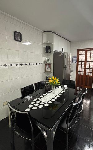 Casa à venda com 280m², 3 quartos e 4 vagas Casa à venda com 280m², 3 quartos e 4 vagasCozinha
