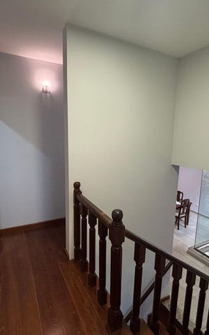Casa à venda com 280m², 3 quartos e 4 vagas Casa à venda com 280m², 3 quartos e 4 vagasCorredor