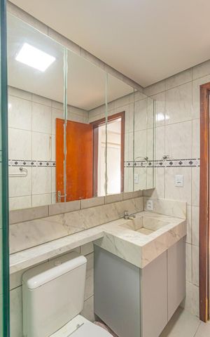 Casa à venda com 90m², 2 quartos e 2 vagas Casa à venda com 90m², 2 quartos e 2 vagasBanheiro