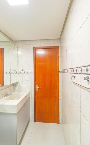 Casa à venda com 90m², 2 quartos e 2 vagas Casa à venda com 90m², 2 quartos e 2 vagasBanheiro