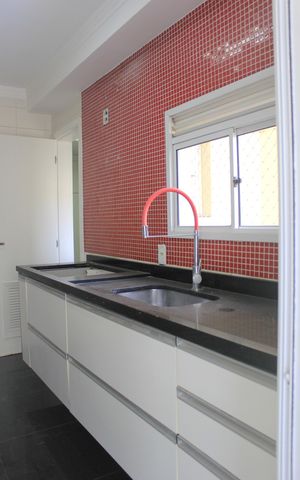 Apartamento à venda com 116m², 4 quartos e 2 vagasCozinha