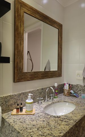 Apartamento à venda com 94m², 2 quartos e 2 vagasBanheiro da Suíte