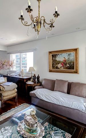 Apartamento à venda com 180m², 3 quartos e 4 vagas Apartamento à venda com 180m², 3 quartos e 4 vagasSala