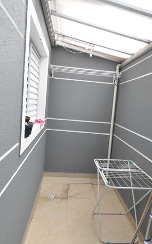 Casa de condomínio à venda com 48m², 2 quartos e 1 vagaÁrea de Serviço