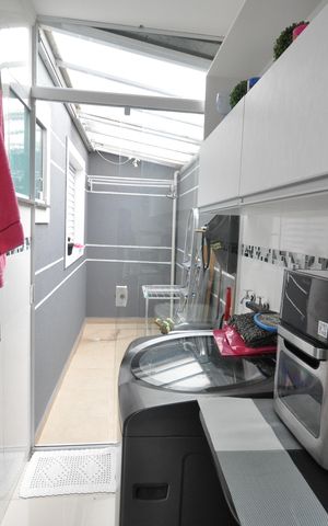 Casa de condomínio à venda com 48m², 2 quartos e 1 vagaÁrea de Serviço