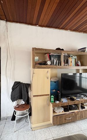 Casa à venda com 400m², 3 quartos e sem vaga Casa à venda com 400m², 3 quartos e sem vagaSala