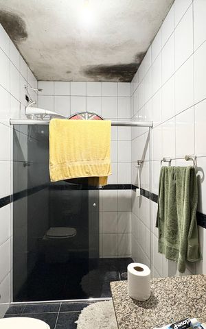 Casa à venda com 400m², 3 quartos e sem vaga Casa à venda com 400m², 3 quartos e sem vagaBanheiro