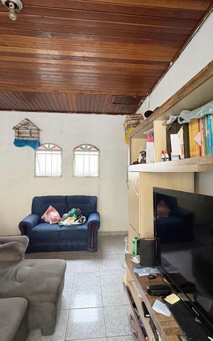 Casa à venda com 400m², 3 quartos e sem vaga Casa à venda com 400m², 3 quartos e sem vagaSala