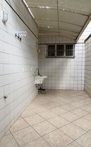 Apartamento à venda com 145m², 2 quartos e 2 vagas Apartamento à venda com 145m², 2 quartos e 2 vagasÁrea de serviço