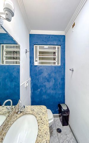 Casa para alugar com 318m², 5 quartos e 2 vagasBanheiro 1
