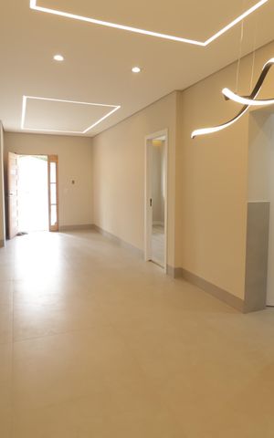 Casa à venda com 160m², 3 quartos e 2 vagasSala