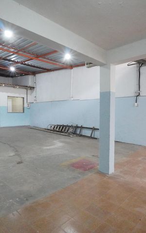 Casa para alugar com 350m², 3 quartos e 9 vagasQuintal