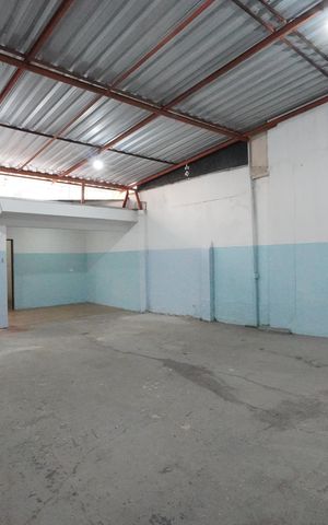 Casa para alugar com 350m², 3 quartos e 9 vagasQuintal