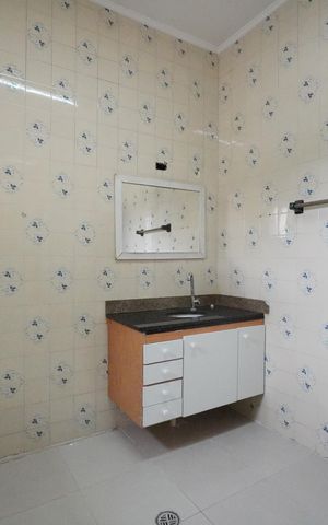 Casa para alugar com 350m², 3 quartos e 9 vagasBanheiro