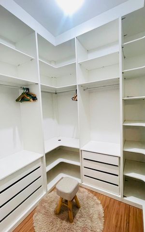 Casa de condomínio para alugar com 202m², 3 quartos e 4 vagas Casa de condomínio para alugar com 202m², 3 quartos e 4 vagasCloset da Suíte
