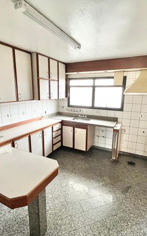 Apartamento à venda com 160m², 4 quartos e 3 vagasCozinha