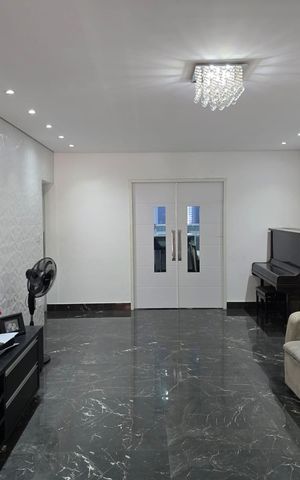 Casa à venda com 295m², 4 quartos e 7 vagas Casa à venda com 295m², 4 quartos e 7 vagasSala