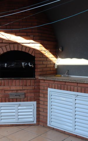 Casa à venda com 295m², 4 quartos e 7 vagasÁrea de Serviço e Churrasqueira 