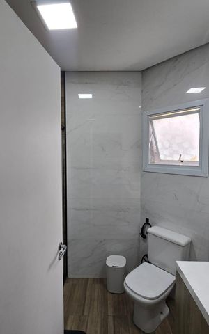 Casa à venda com 295m², 4 quartos e 7 vagas Casa à venda com 295m², 4 quartos e 7 vagasBanheiro da Suíte