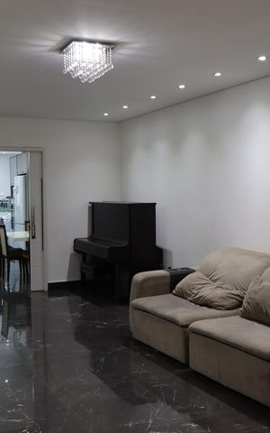 Casa à venda com 295m², 4 quartos e 7 vagasSala 