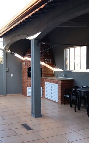 Casa à venda com 295m², 4 quartos e 7 vagasÁrea de Serviço e Churrasqueira 