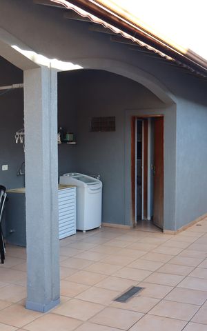 Casa à venda com 295m², 4 quartos e 7 vagasÁrea de Serviço e Churrasqueira 